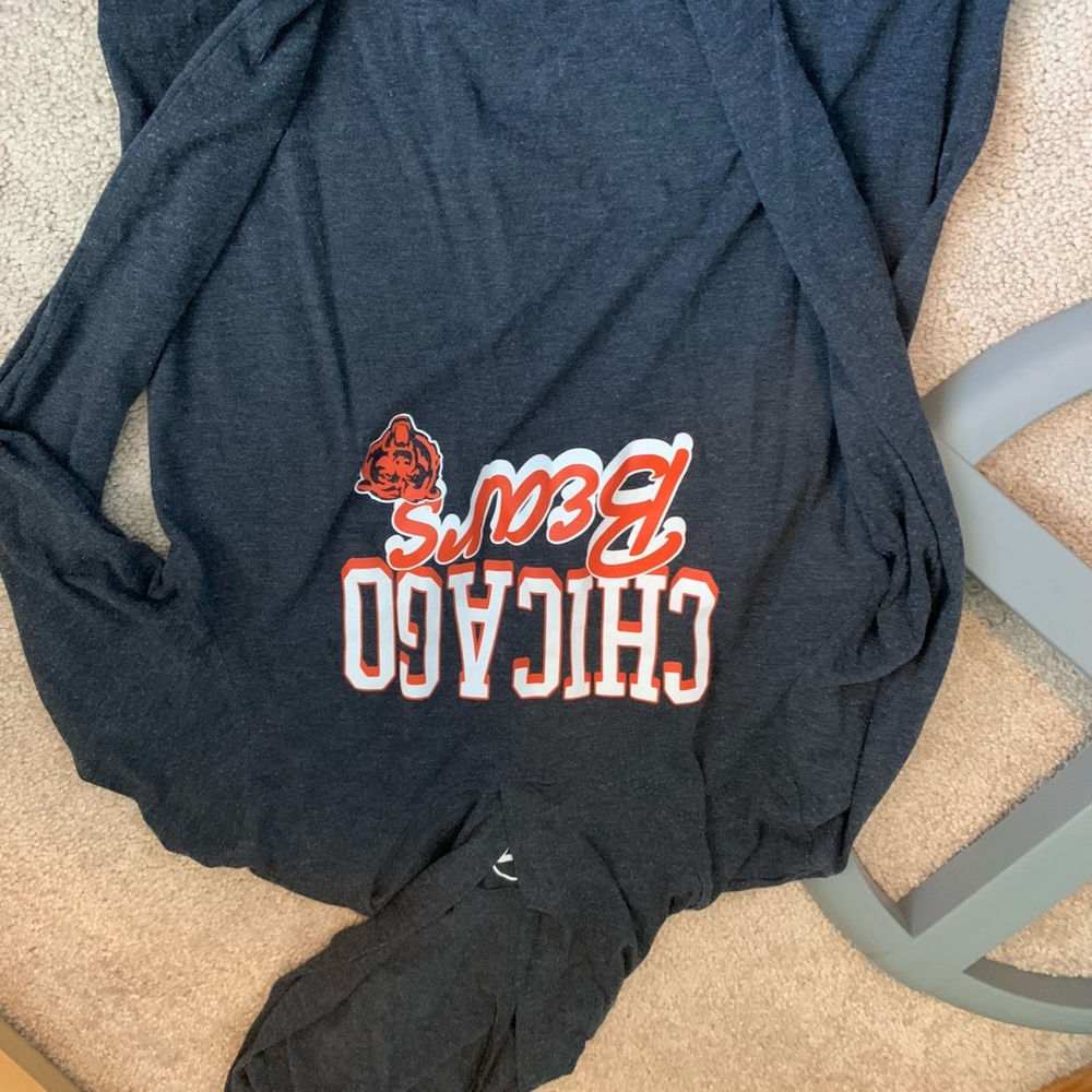 Chicago bears long sleeve hooded graphic tee.